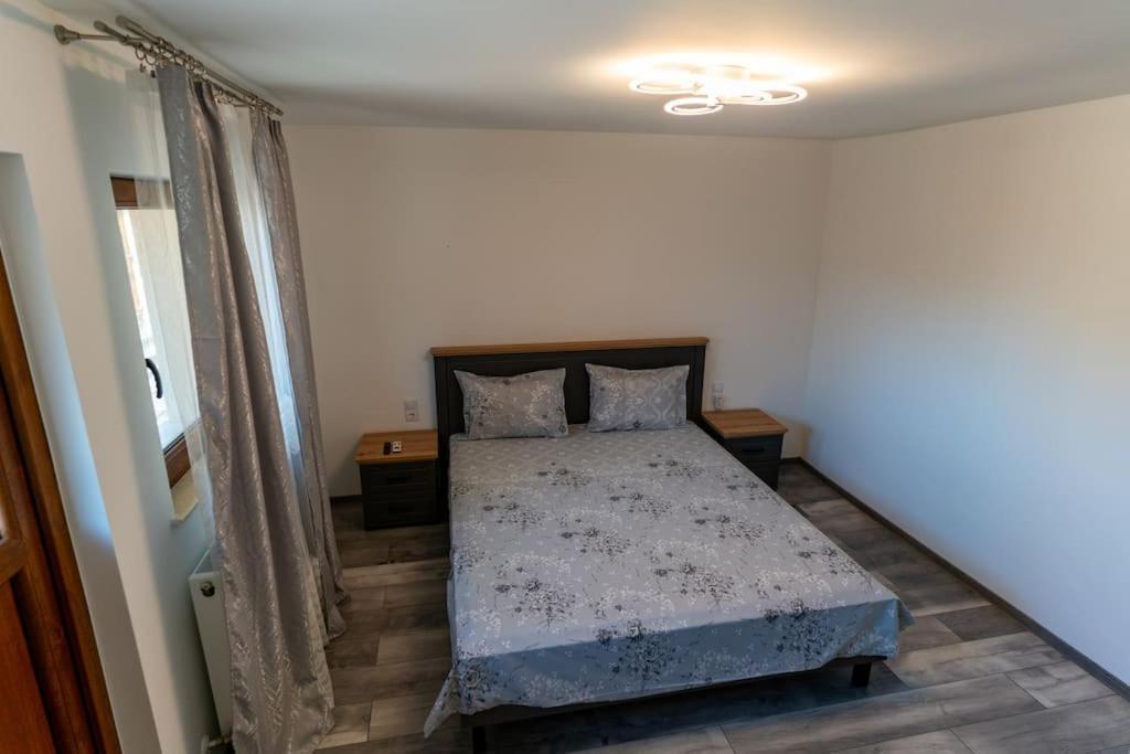 La Bebe 3 Apartment Hunedoara Ngoại thất bức ảnh